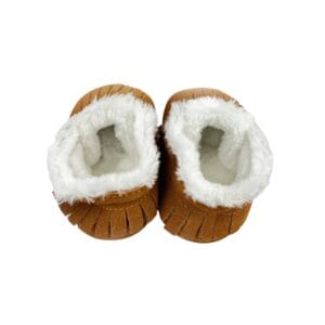 Botines bebé gamuza caramelo con forro sherpa visible, vista superior