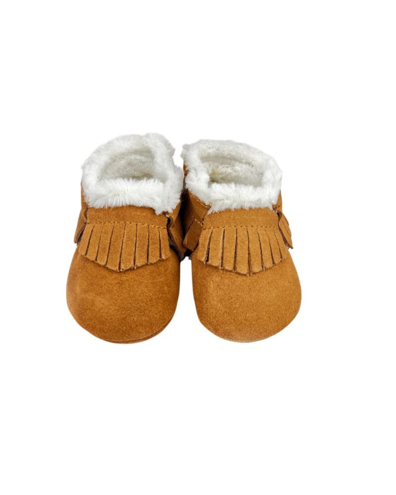 Botines bebé de gamuza caramelo con flecos