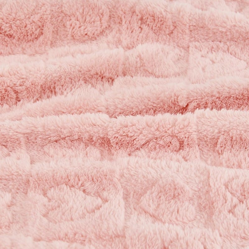 Manta sherpa bebé rosa con diseño de corazones en relieve