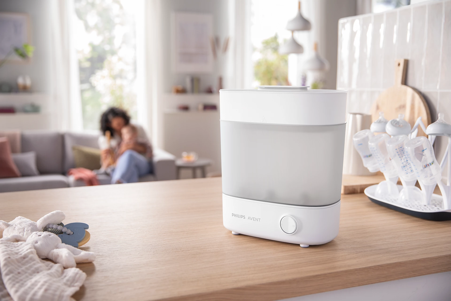 Biberones Philips Avent recién esterilizados listos para alimentar al bebé