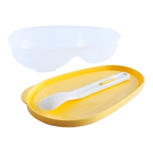 Detalle del set de alimentación Pigeon para bebés de 6 a 12 meses – plato, cuchara y tapa de polipropileno