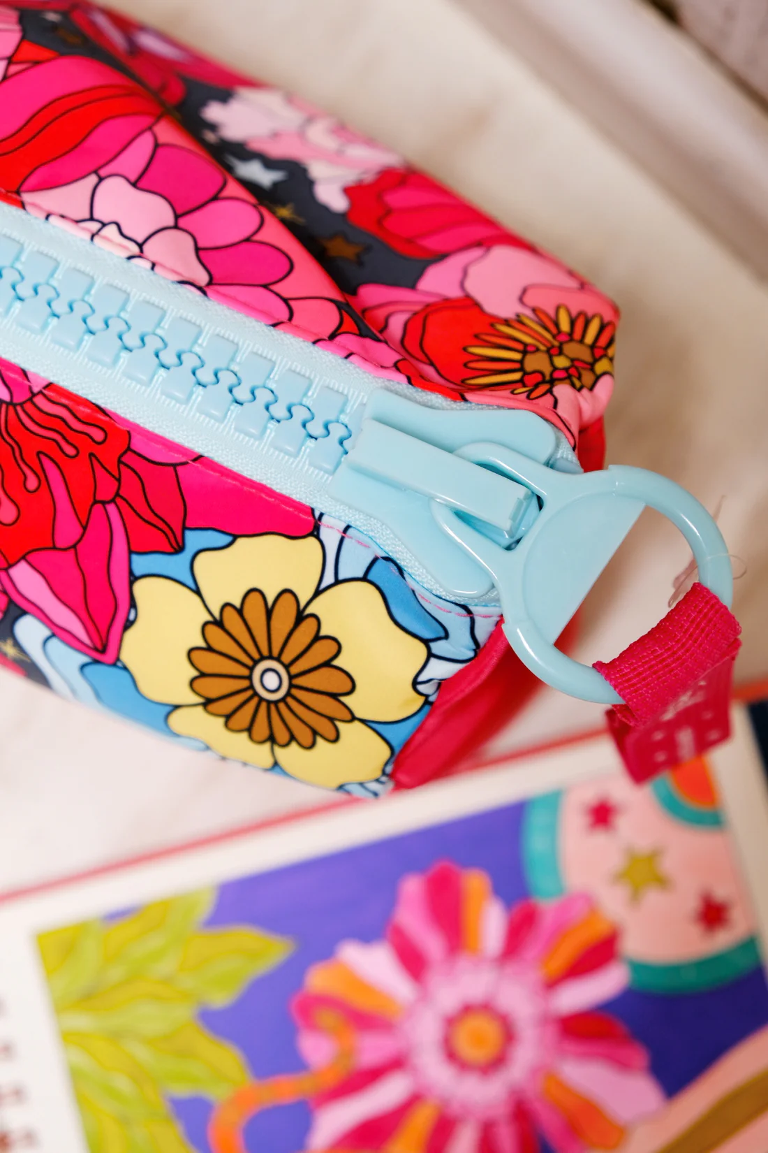 Estuche Flowers – Cosmetiquero y Bolso Art Queen | Acolchado y XL