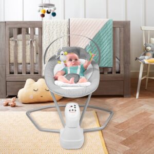 Bebé recién nacido en silla mecedora BBPro Flow con vibración — Estilo de Bebé