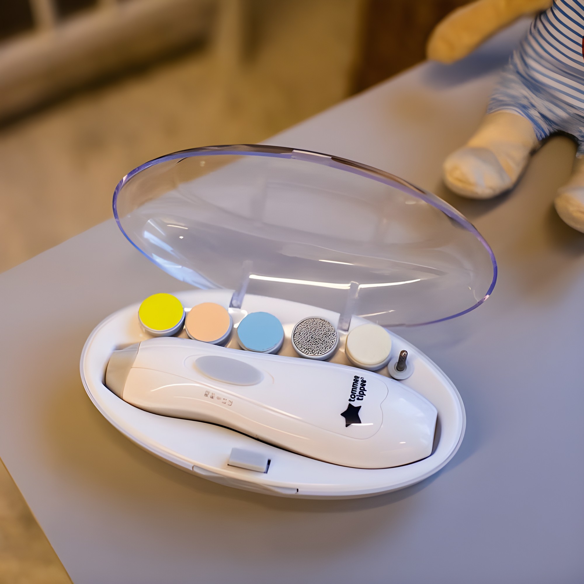 Lima de Uñas Eléctrica para Bebés con Luz LED y 6 Limas Intercambiables