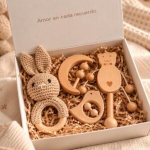 Set Recién Nacido con Mordedores de Madera y Conejito a Crochet Bebabu